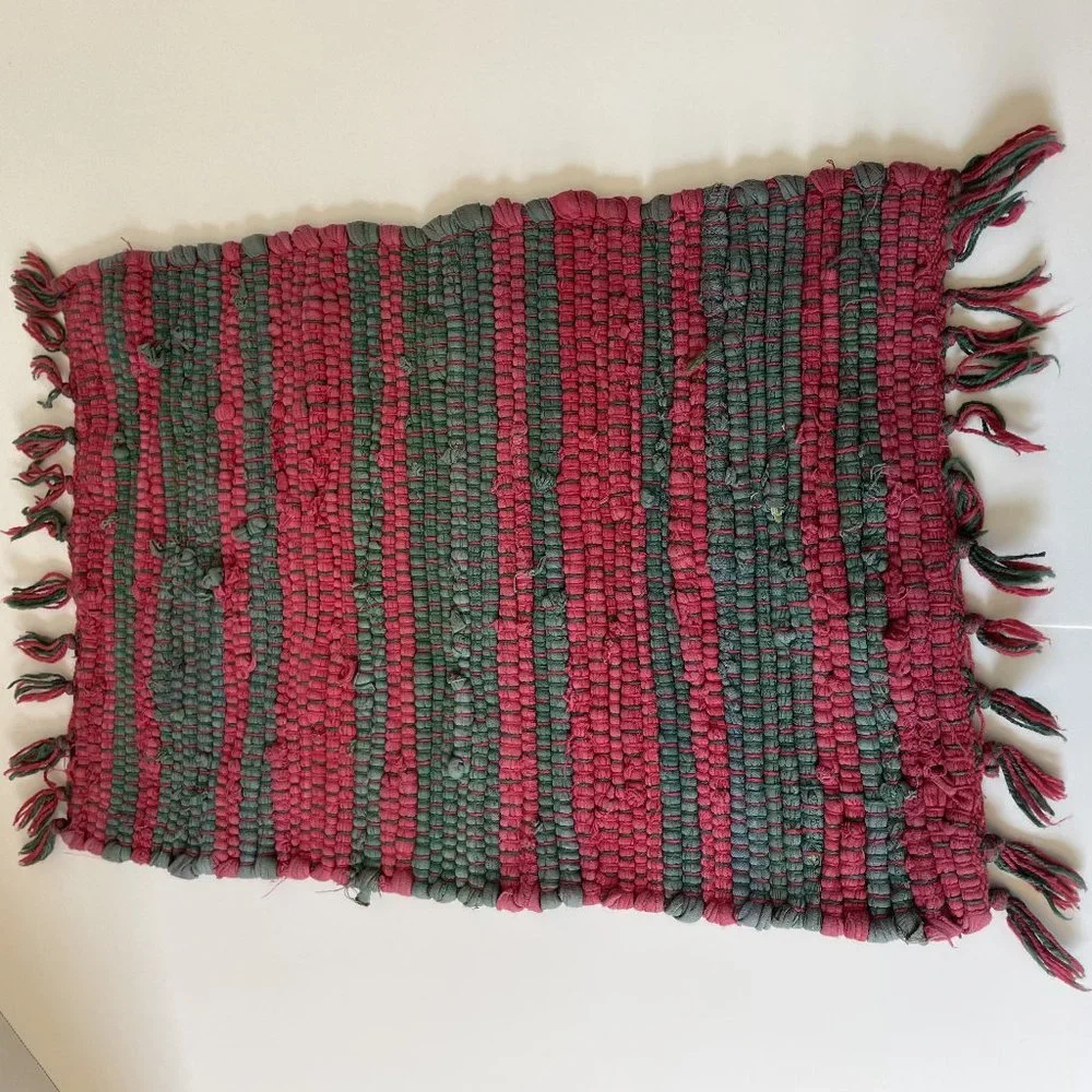 4 Vintage Tag Textiles Festive Red Green Cotton Rag Rug Placemats with Fringe